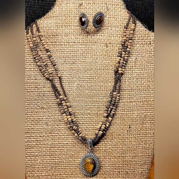 Tigers eye vintage avon earrings and necklace set - Picture 7 of 7